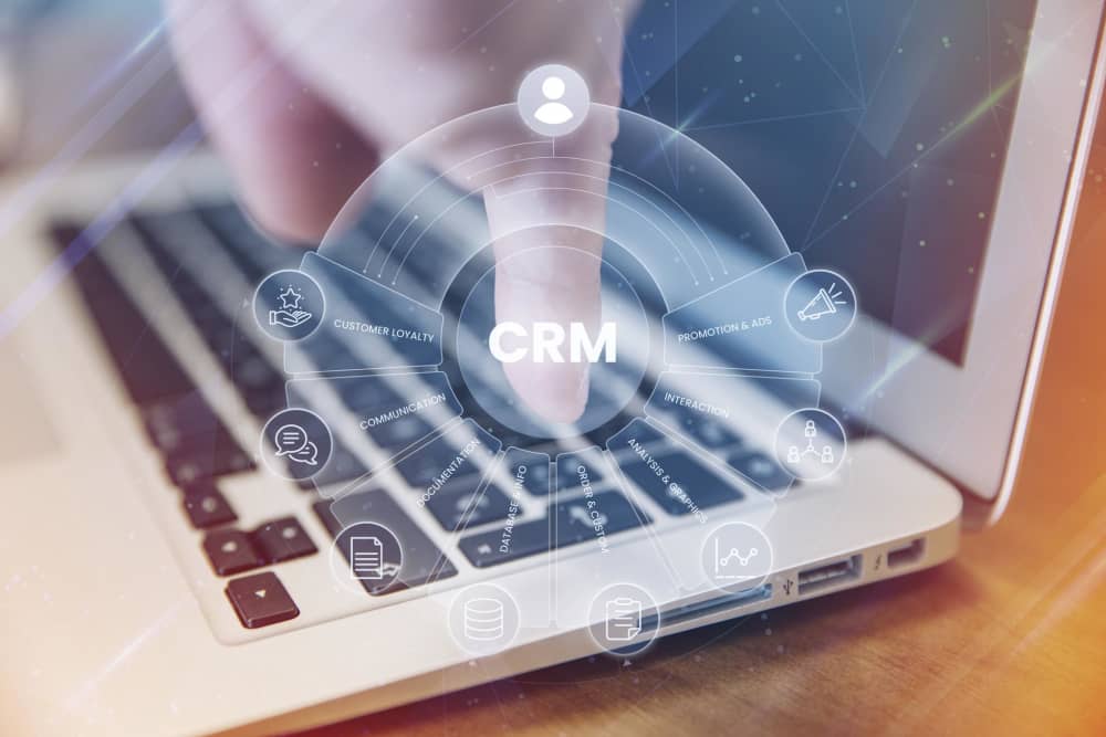 Descubra como a integração de telefonia com CRM pode transformar o atendimento multicanal da sua empresa, otimizando processos, redução de custos e melhor experiência para o cliente.